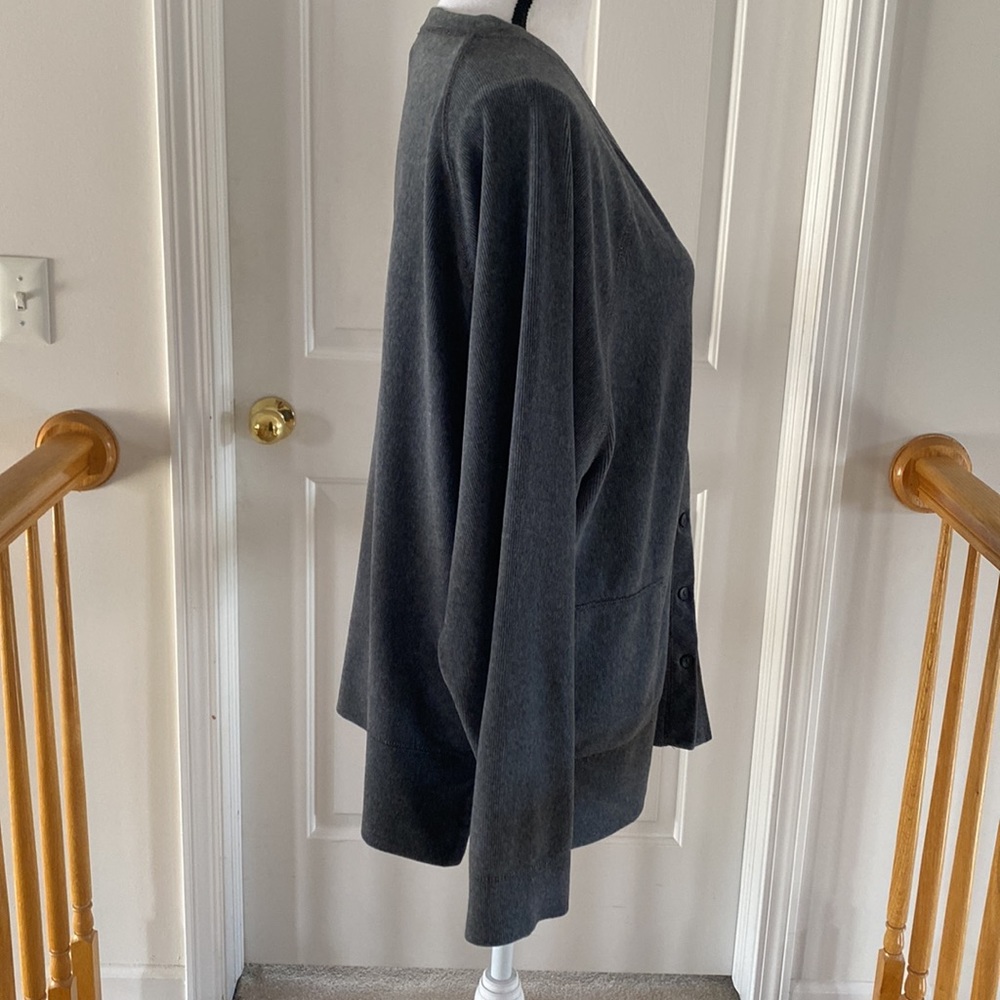 15:08- 3/$25 Bundle Only - J.Jill Velour Cardigan - Picture 2 of 16